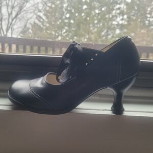 John Fluevog LAdies Black Mary Janes Ribbon Laces Hopscotch Heels